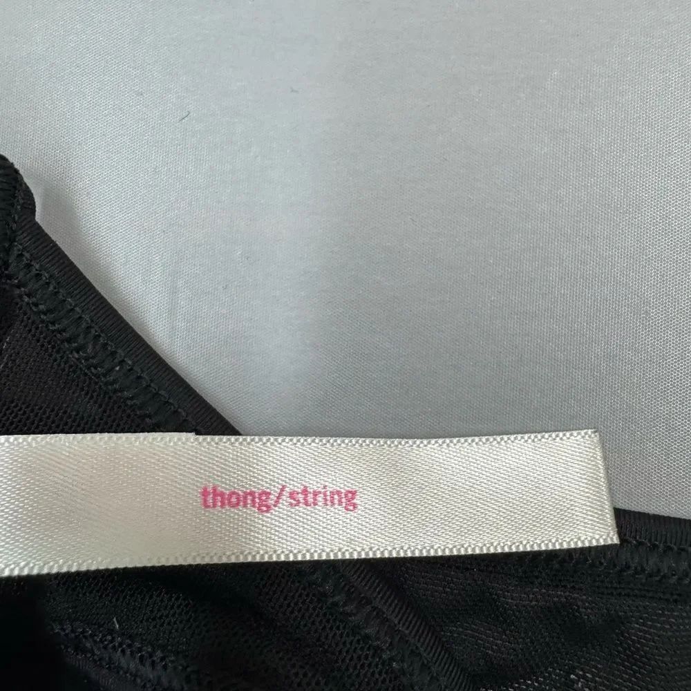 NWOT PINK Victoria’s Secret Black Thong with Rhinestones Size Medium - Picture 4 of 5